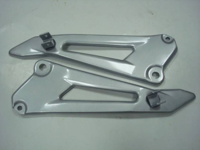 YAMAHA YBR 125 BASAMAK BREKETİ TK