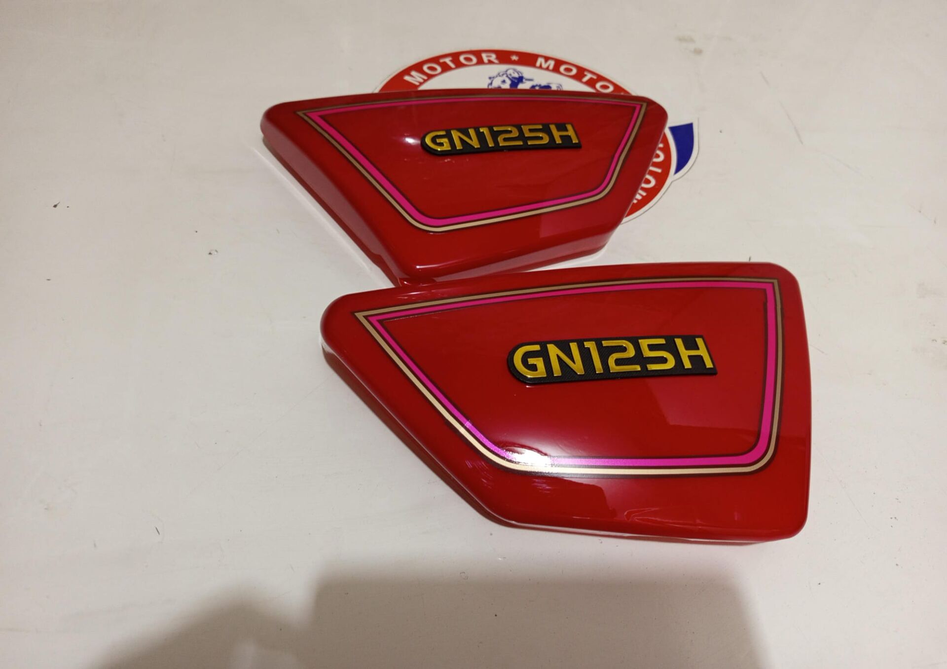 SUZUKİ GN 125 YAN KAPAK TAKIM KIRMIZI