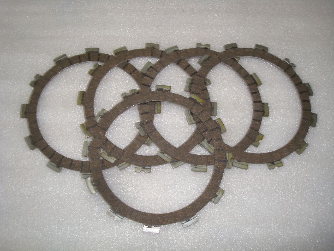 SUZUKİ GN 250 DEBRİYAJ BALATASI TAKIM