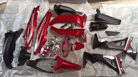 YAMAHA CRYPTON C8 KAPORTA SETİ KIRMIZI